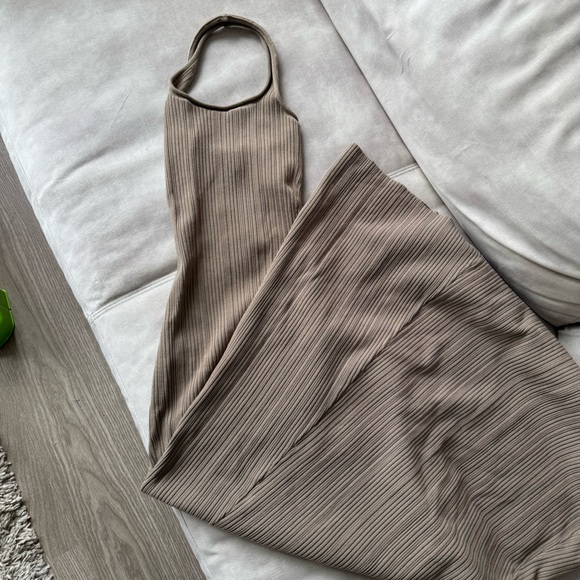 DISSH Dresses & Skirts - DISSH Taupe Ribbed Maxi Dress